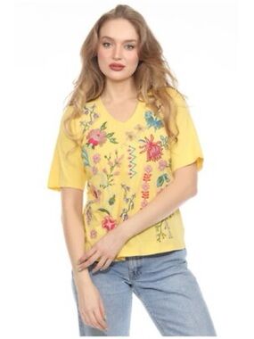 Johnny Was - Embroidered Floral Yellow V Neck Short Sleeve T Shirt Size XL